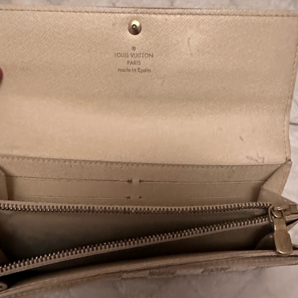 Louis Vuitton Azur Sarah Wallet - Picture 4 of 10